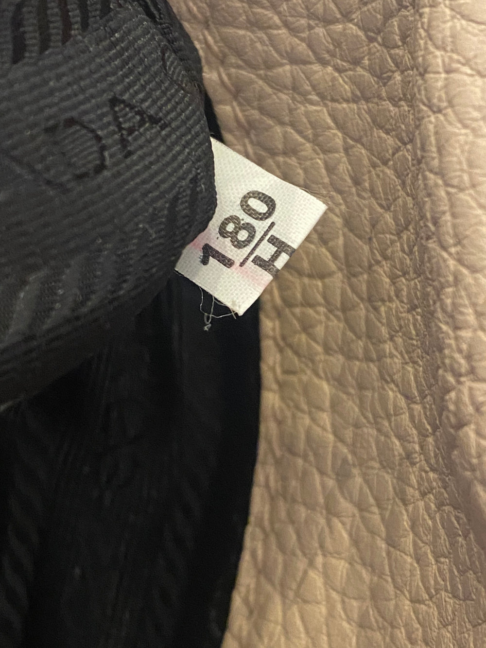Pre Loved Prada Vitello Daino Logo Crossbody in Pale Dusky Pink - Excellent