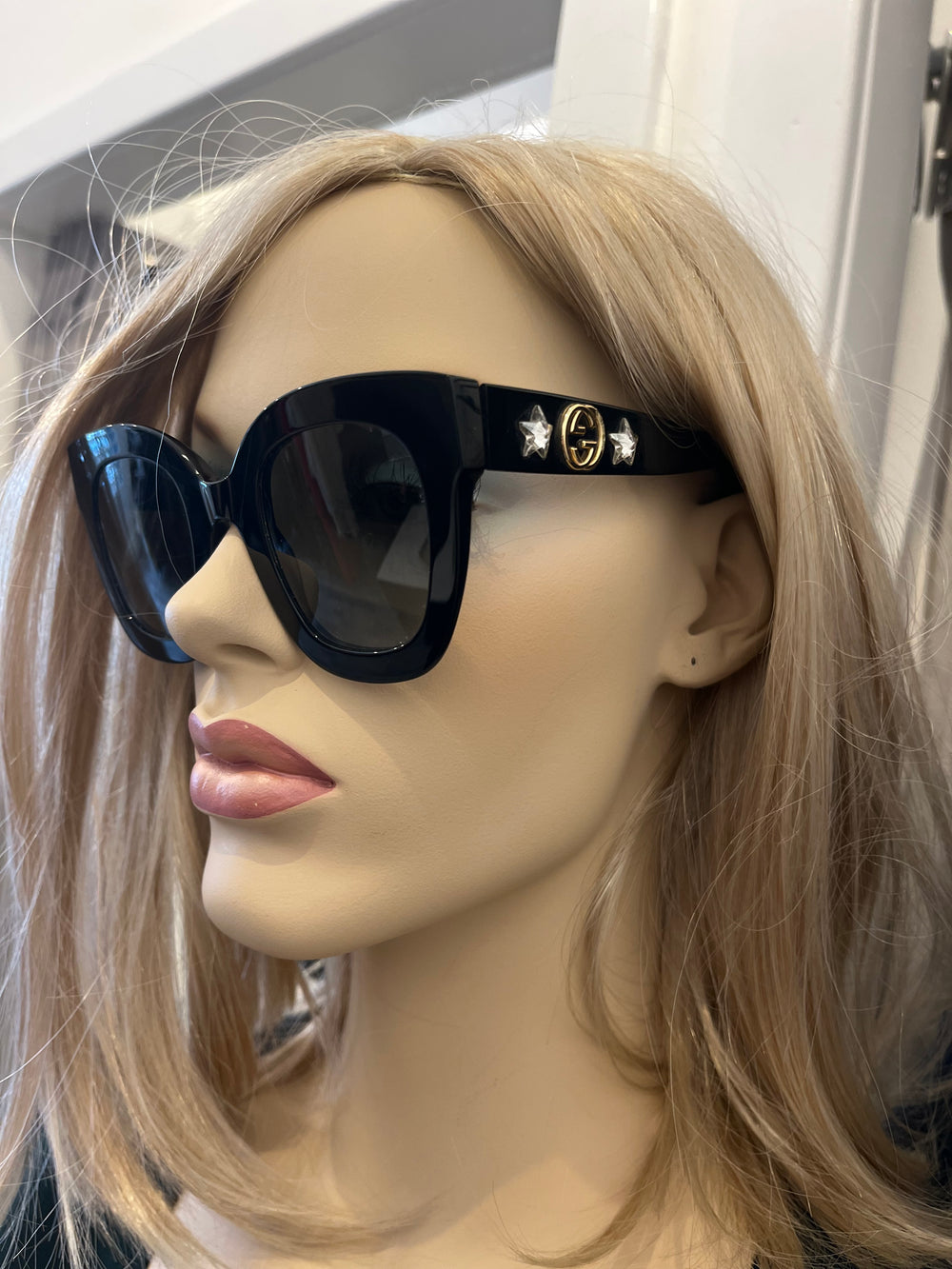 Pre Loved Gucci GG0208s Sunglasses