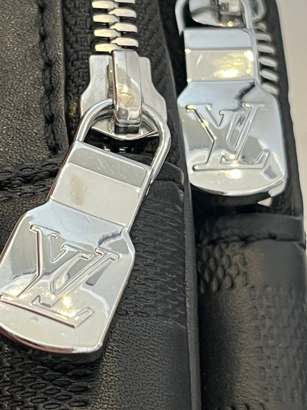 Pre Loved Louis Vuitton Damier Leather Sling Crossbody Bag (excellent)