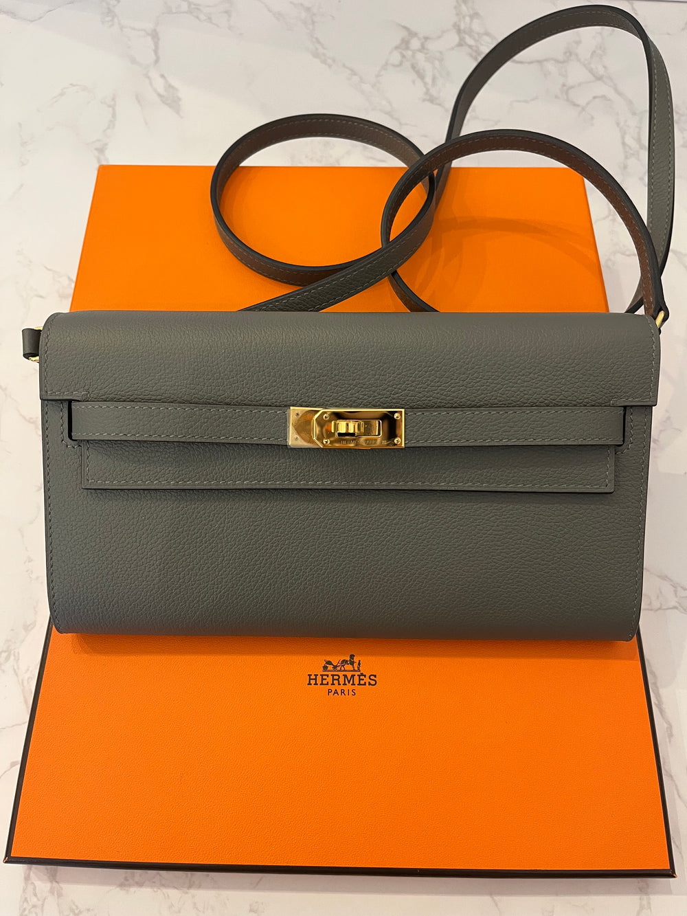 Pre Loved 2024 Hermes Kelly Classique To Go in Epsom Gris Leather (new)