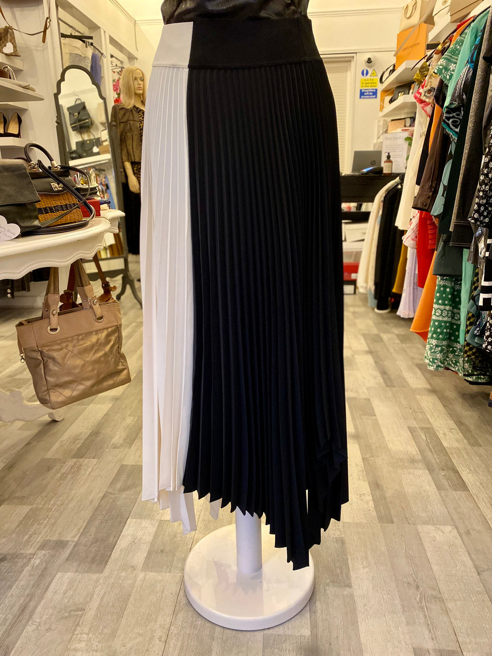 Pre Loved Joseph Black & Cream Pleated Skirt size 36 ukS (excellent)