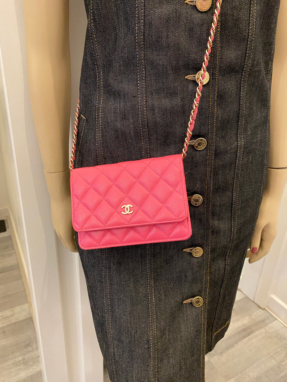 Pre Loved Chanel Mini Wallet on Chain in Pink 2020 (excellent)