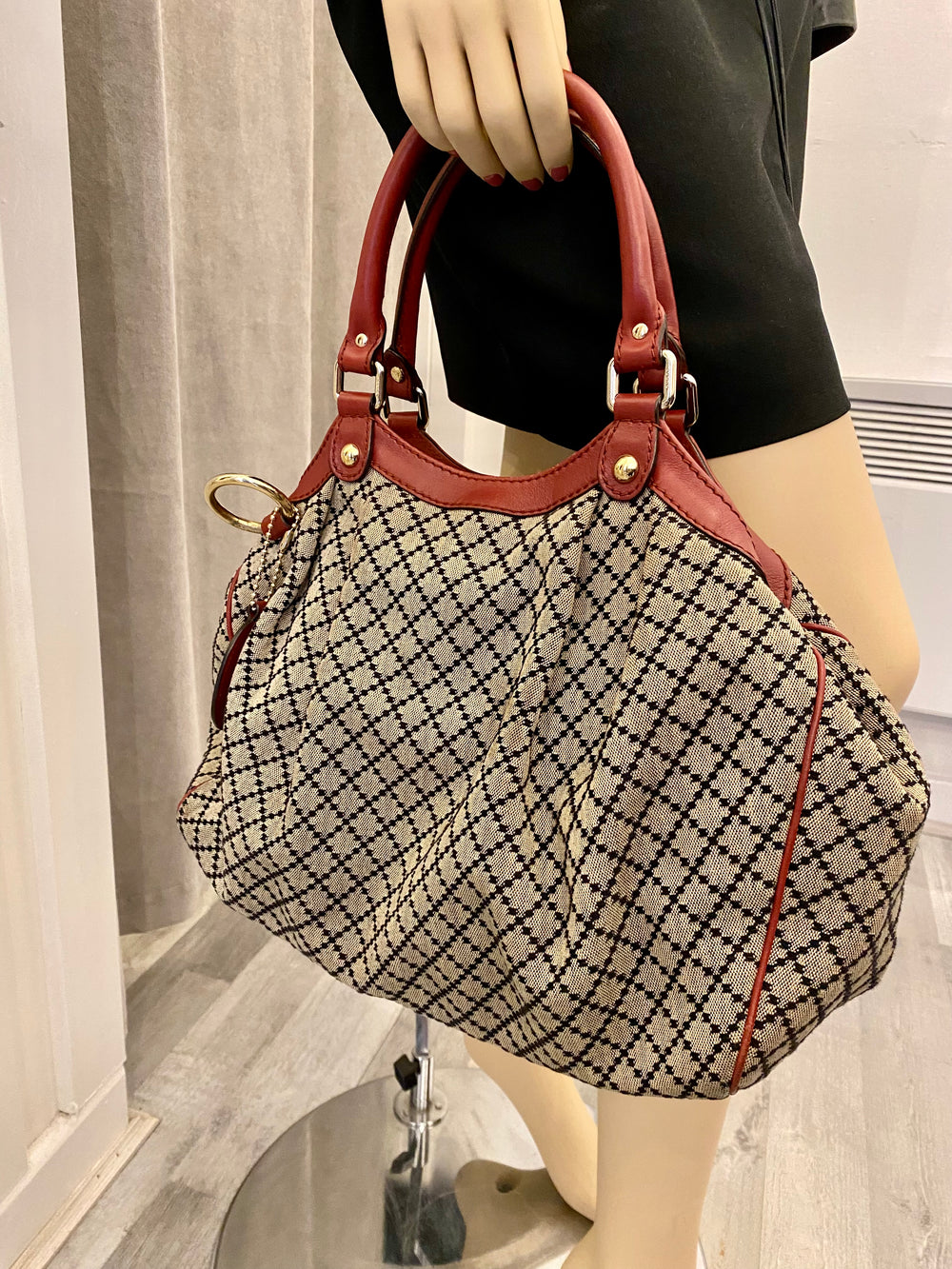 Pre Loved Gucci Sherri Diamond Design Vintage Grab Bag