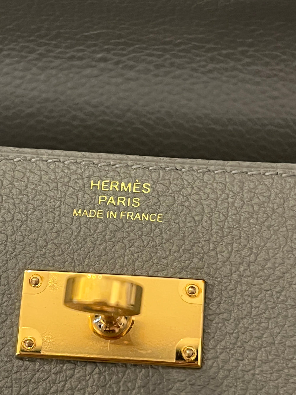 Pre Loved 2024 Hermes Kelly Classique To Go in Epsom Gris Leather (new)