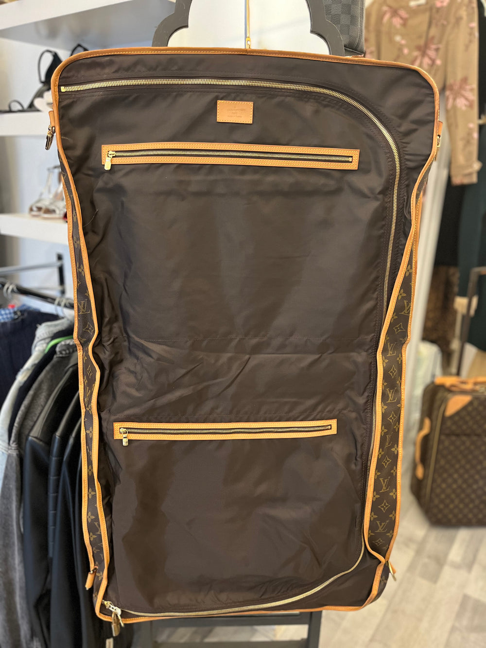 Pre Loved Vintage Louis Vuitton Monogram Suit Carrier