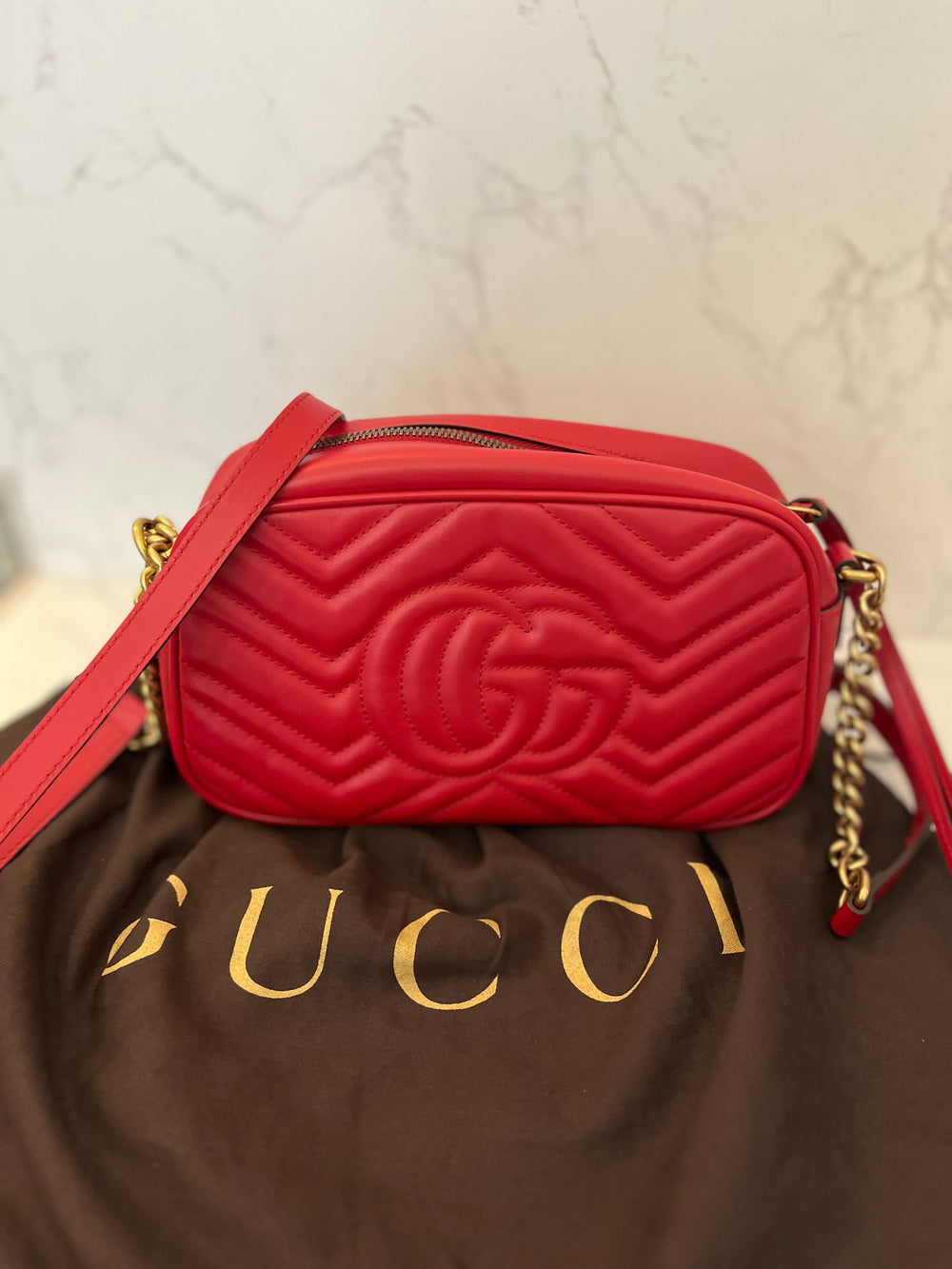 Pre Loved Gucci GG Marmont Matelasse Shoulder/Crossbody in Red (excellent)