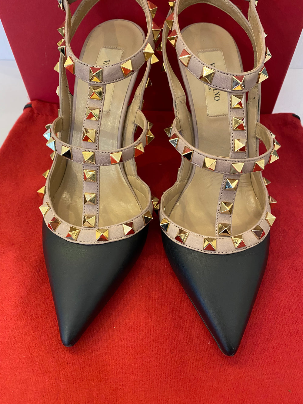 Pre loved Valentino Garavani Black & Beige Rock Stud Heels uk3.5