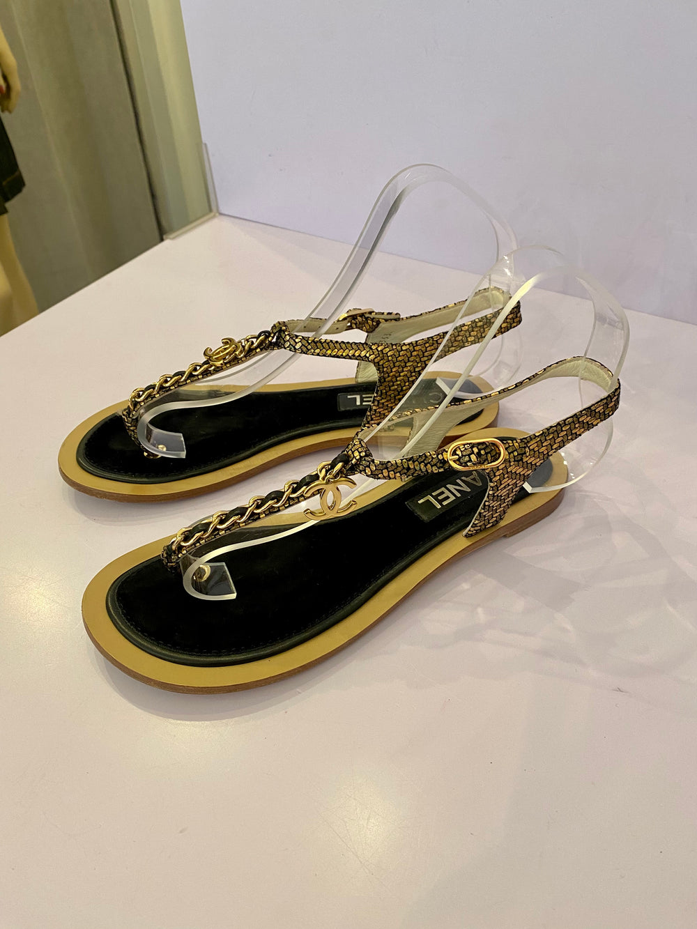 Pre Loved Chanel Gold CC Chain Thong Leather Sandals - UK 3.5