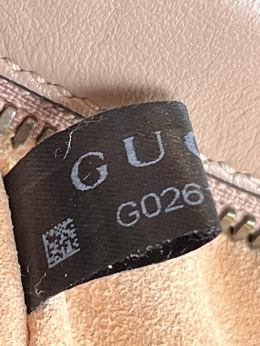 Pre Loved Gucci GG Marmont Matelasse Shoulder/Crossbody Camera Bag in Taupe