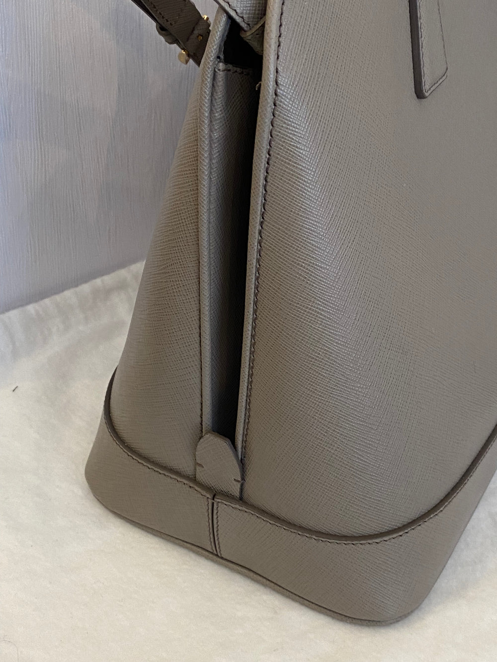 Pre Loved Prada Saffiano Lux Large Promenade Bag in Argilla Grey (excellent)