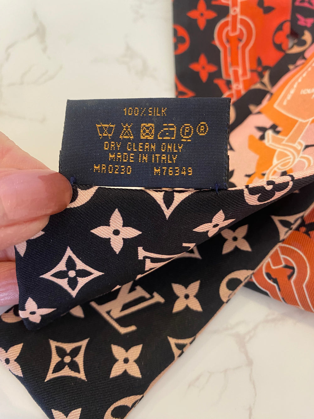 Pre Loved Louis Vuitton Monogram Silk Bandeau Scarf