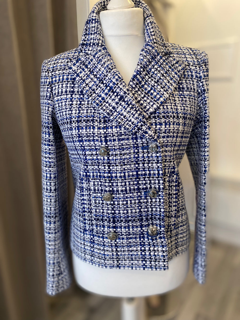 Pre Loved Chanel Blue & White Tweed Jacket (New) size 40 uk10-small uk12