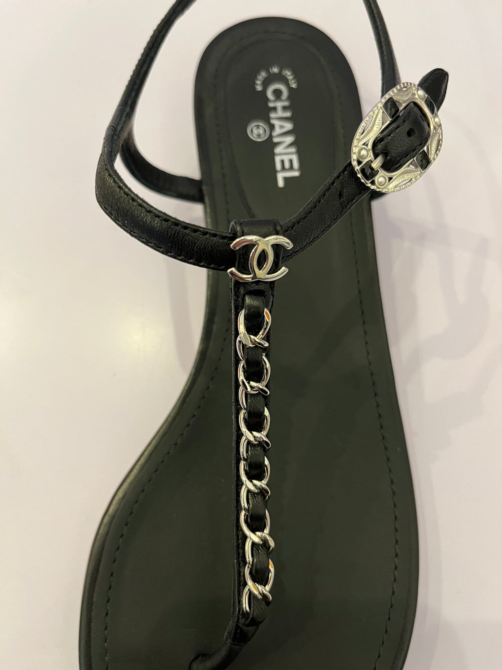 Chanel Black Lambskin & Silver Chain Thong Sandals uk 7 (New)